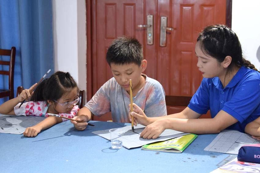 童心载墨香，墨韵促成长.docx