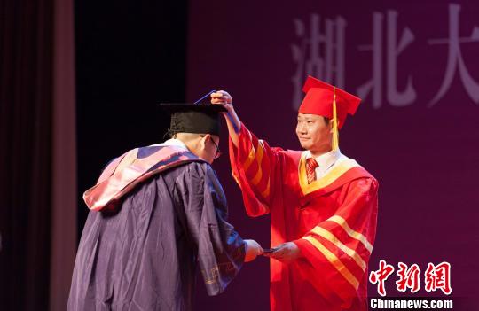 图为,国产亚洲精品久久久久久久_无码AV免费精品一区二区三区_99久久久无码国产精品免费人妻_精品人妻无码一区二区三区在线_无码专区久久综合久综合字幕_久久精品国产一区二区三区四区_真实一级一级一片免费视频_特级精品毛片免费观看_国产成人无码AA片免费看校长赵凌云为毕业生拨穗正冠 向正鹏 摄 图为,国产亚洲精品久久久久久久_无码AV免费精品一区二区三区_99久久久无码国产精品免费人妻_精品人妻无码一区二区三区在线_无码专区久久综合久综合字幕_久久精品国产一区二区三区四区_真实一级一级一片免费视频_特级精品毛片免费观看_国产成人无码AA片免费看校长赵凌云为毕业生拨穗正冠 向正鹏 摄